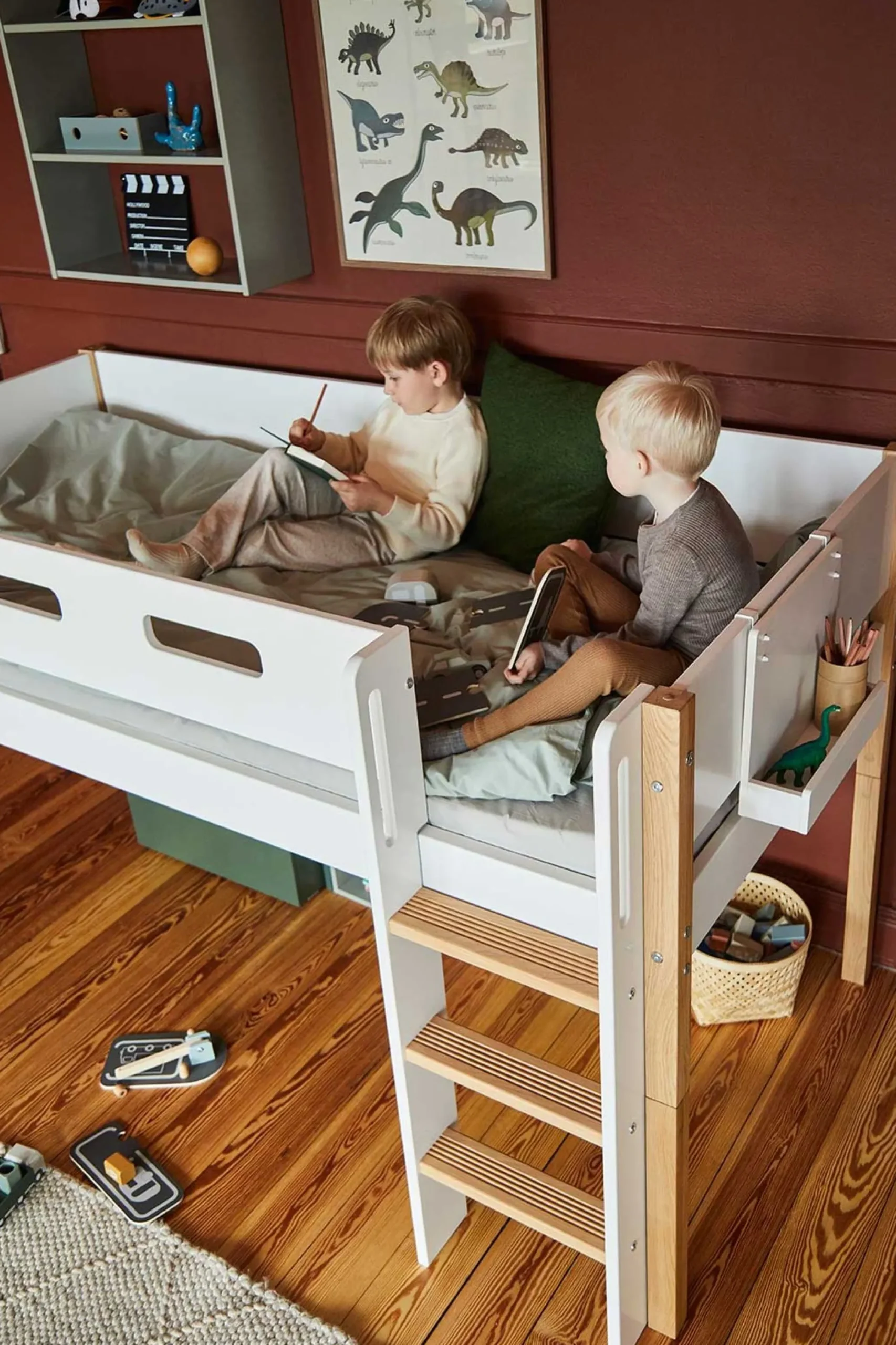 Best FLEXA Halvhøj Seng Med Lige Stige White/Oak