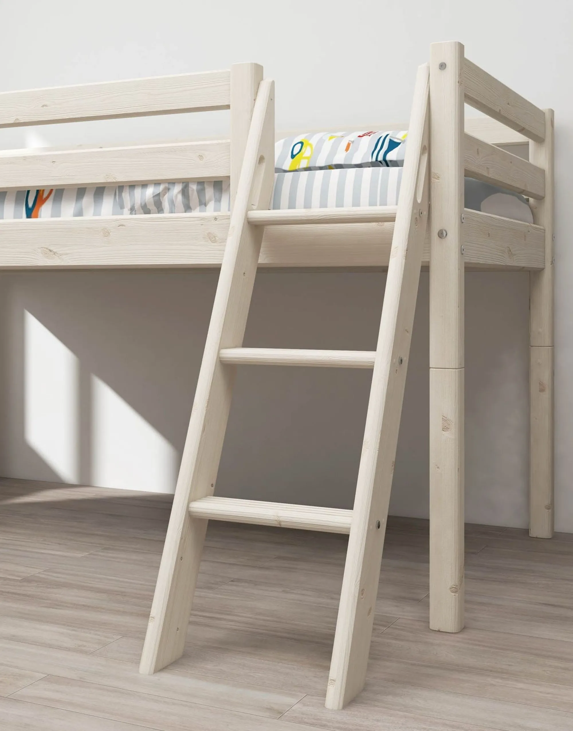 Best FLEXA Halvhøj Seng Med Skra Stige Og Rutsjebane White Washed Pine