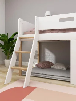 Best FLEXA Halvhøj Seng Med Skra Stige & Sengefronter, Hvid Ramme. White/Oak